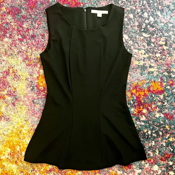 Boston Proper Black Pleated Solid Peplum Sleeveless Blouse SZ 4 - Picture 2 of 9